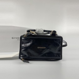 GIVENCHY 지방시 미디엄 판도라 백