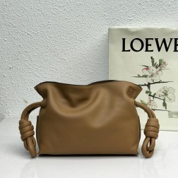 LOEWE 로에베 나파 카프 스킨 플라멩코 클러치